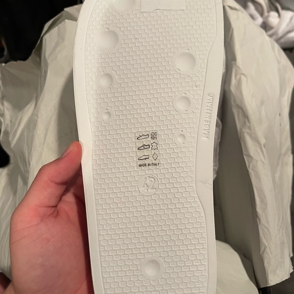 Giuseppe Zanotti Slides - Picture 3 of 8